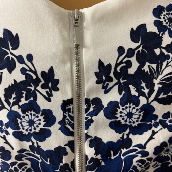 Dress - Picture 7 of 8